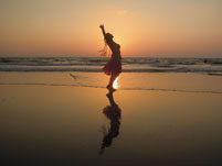 stage en Inde : danse au coucher du soleil